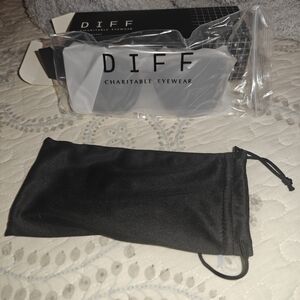 Diff Eyewear Black Sunglasses